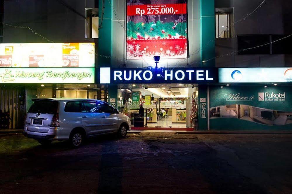 Oyo 277 Rukotel Near Rsu Adi Husada Undaan Kota Surabaia Exterior foto